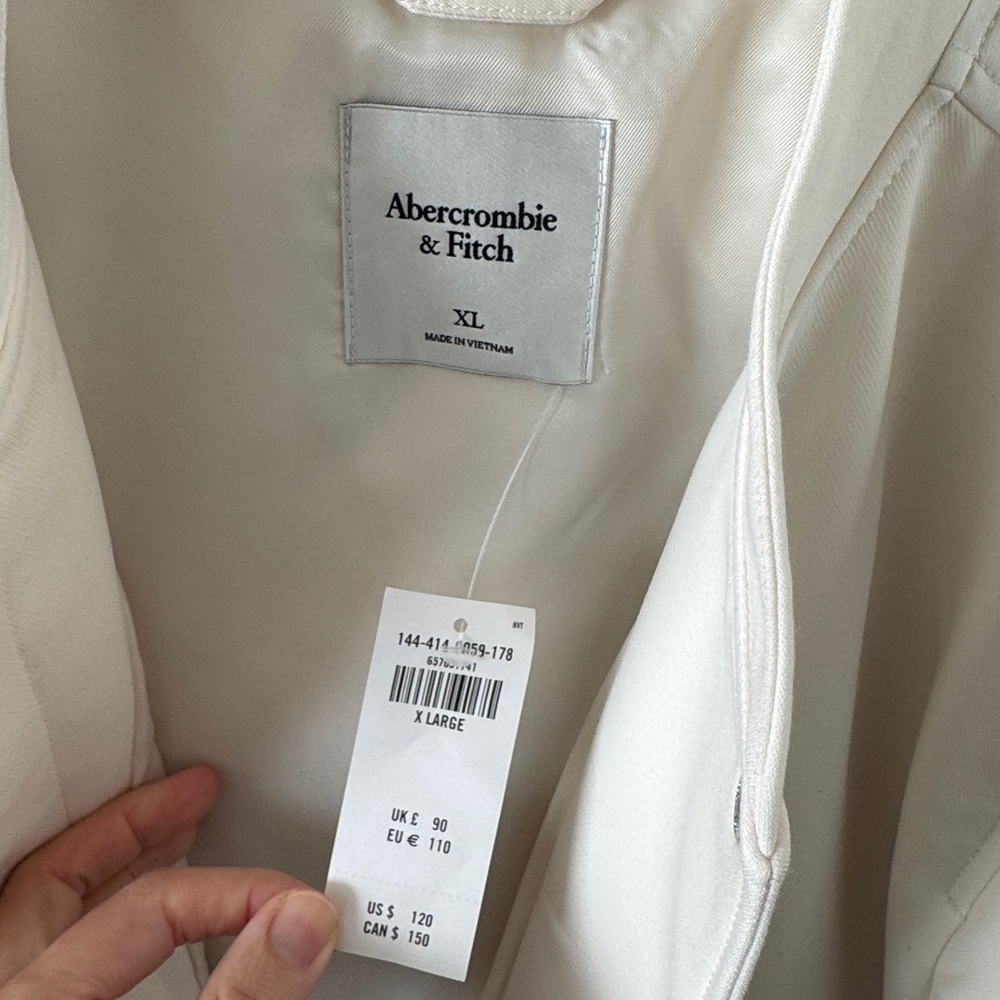 Abercrombie & Fitch Cream Bomber Jacket - Picture 3 of 3